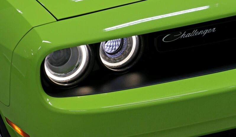 
								DODGE CHALLENGER cheio									