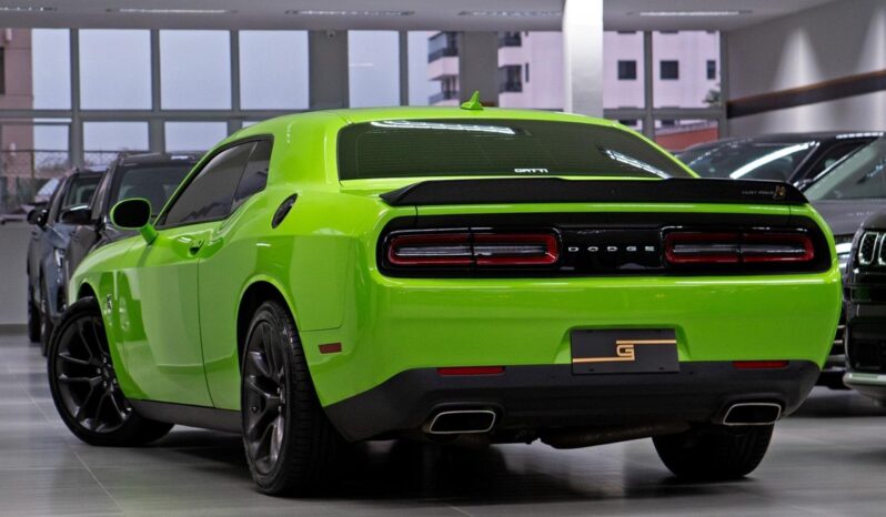 
								DODGE CHALLENGER cheio									