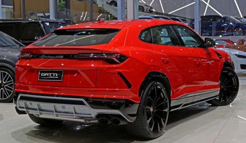 
								LAMBORGHINI URUS cheio									