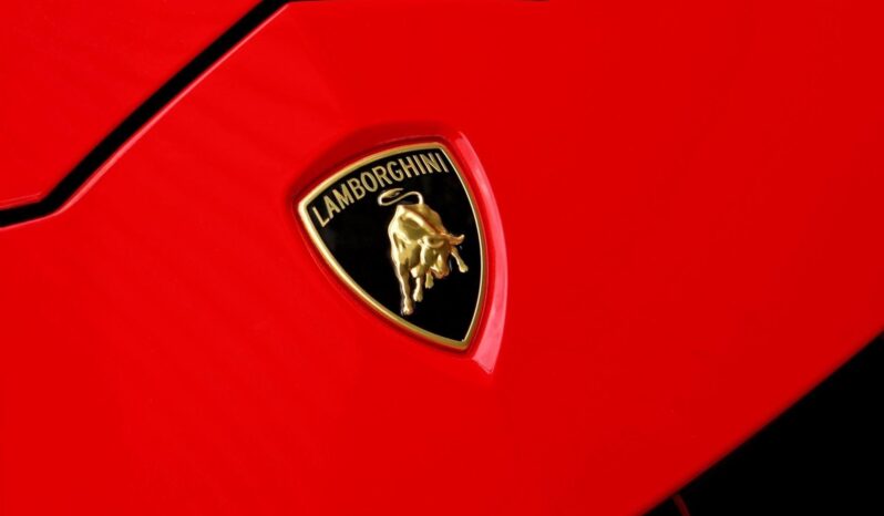 
								LAMBORGHINI URUS cheio									