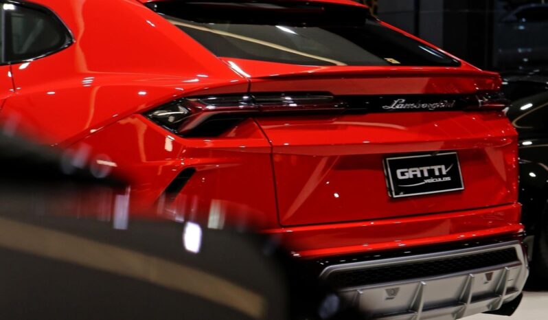 
								LAMBORGHINI URUS cheio									