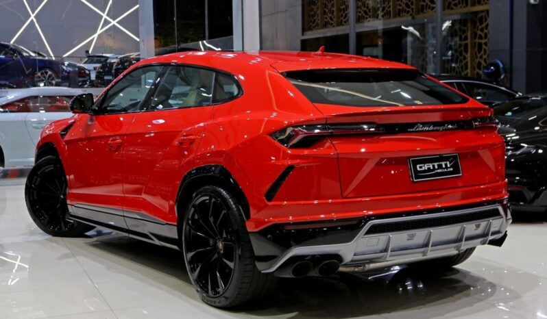 
								LAMBORGHINI URUS cheio									