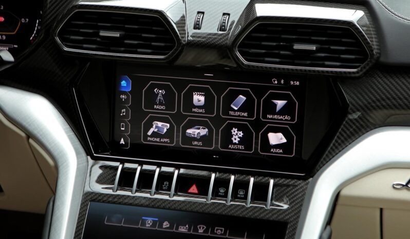 
								LAMBORGHINI URUS cheio									