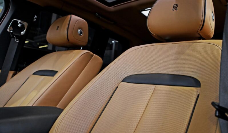 
								ROLLS-ROYCE CULLINAN cheio									