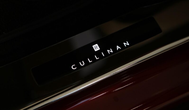 
								ROLLS-ROYCE CULLINAN cheio									